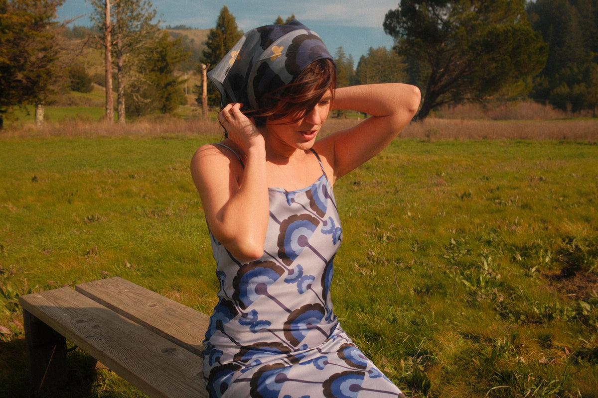 Look 03 — bench in the meadow